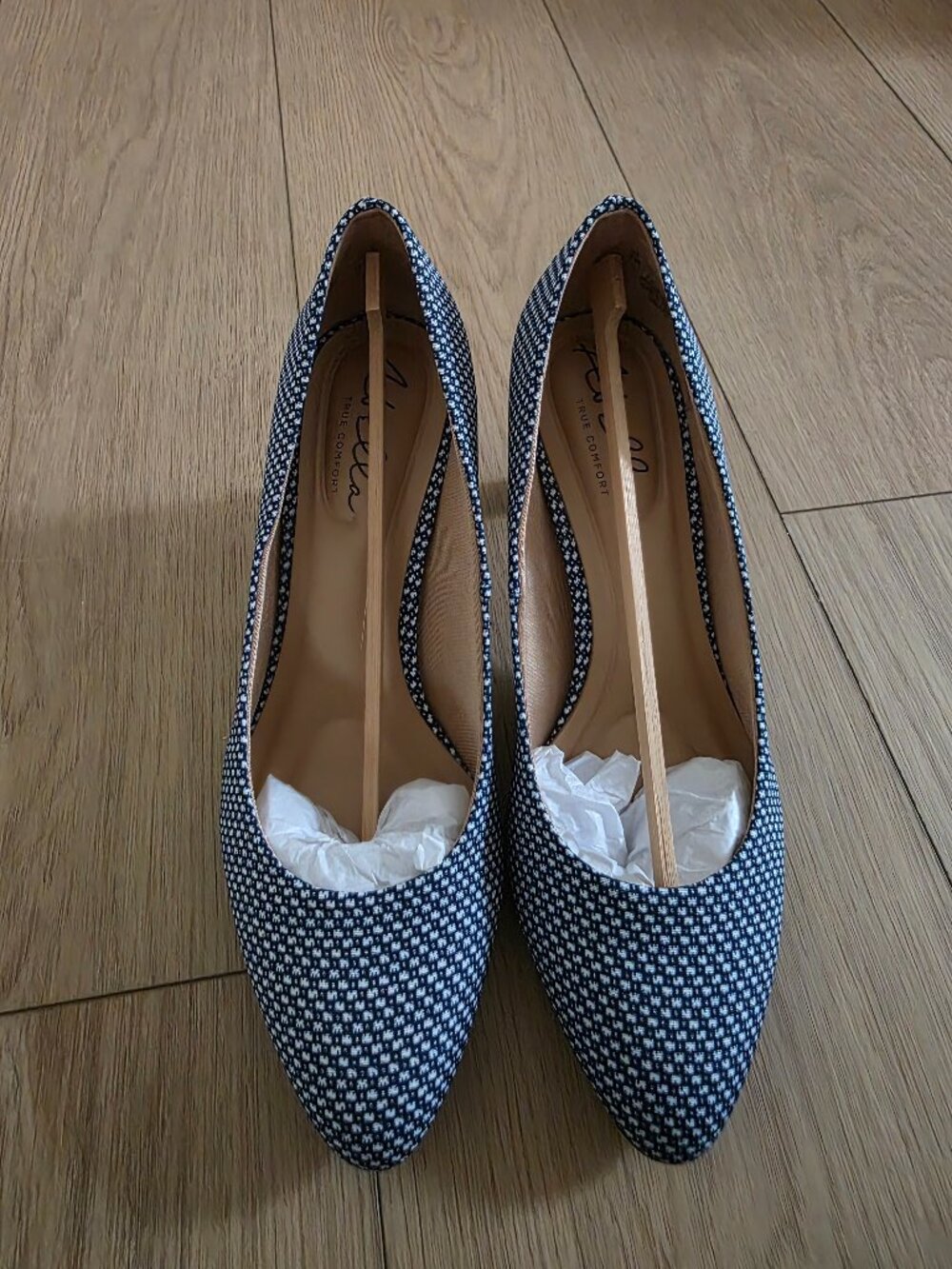 New Abella Galaxy Navy Blue/Cream Dot Shoes Size 7M